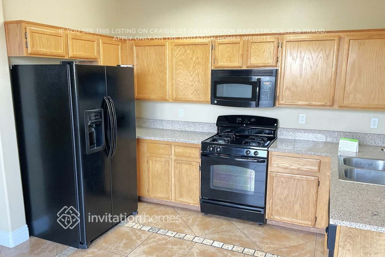 2400 Boca River Dr - Photo 6 of 15