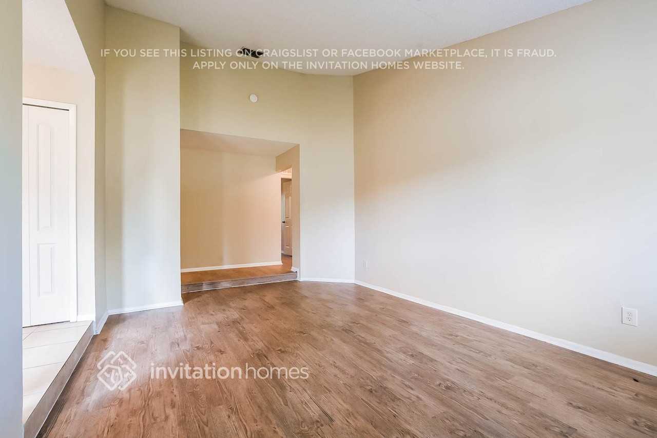 5641 Westview Dr - Photo 7 of 17