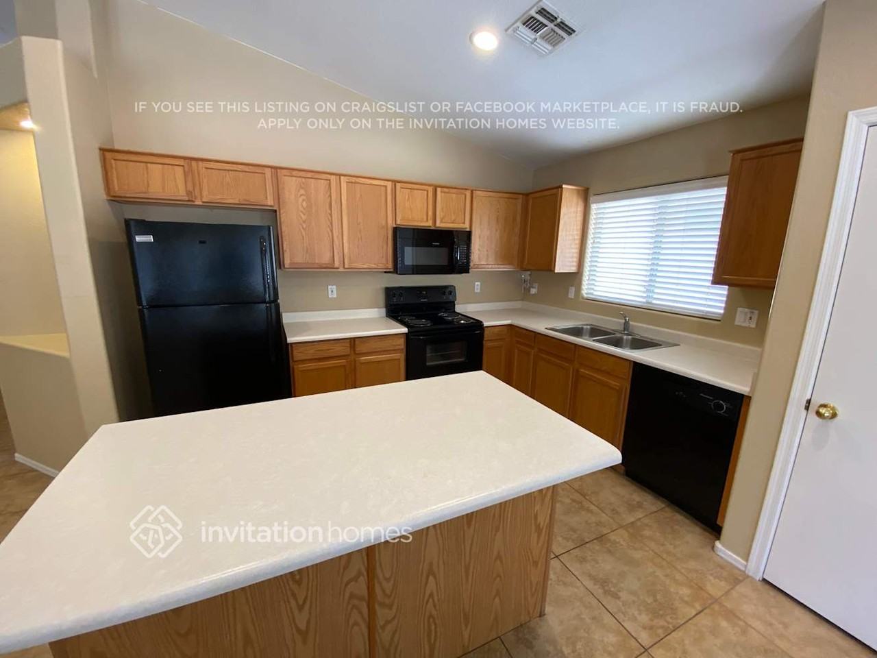 9129 W Mackenzie Dr - Photo 5 of 16