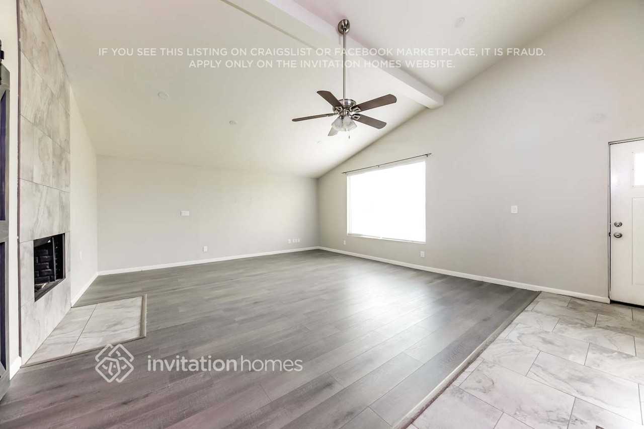 6838 W Ocotilla Ln - Photo 4 of 16