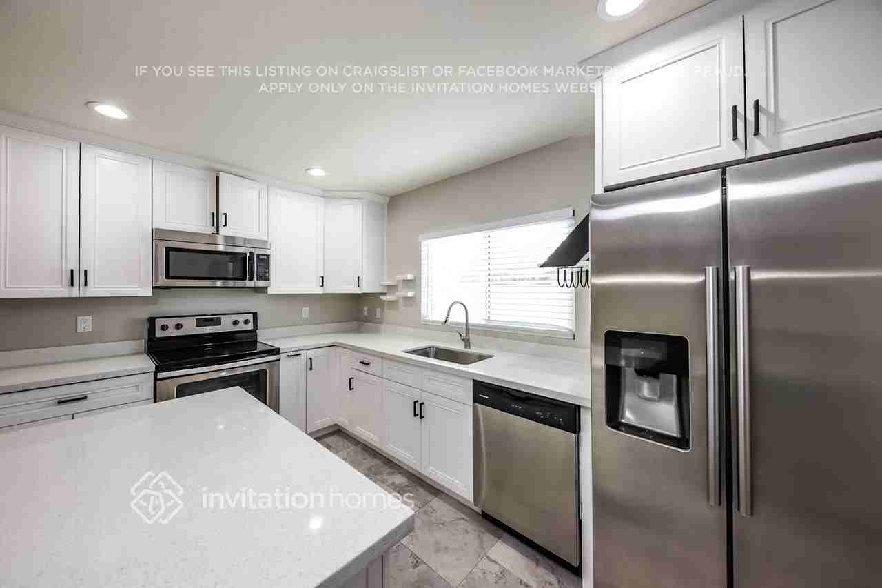 6838 W Ocotilla Ln - Photo 7 of 16