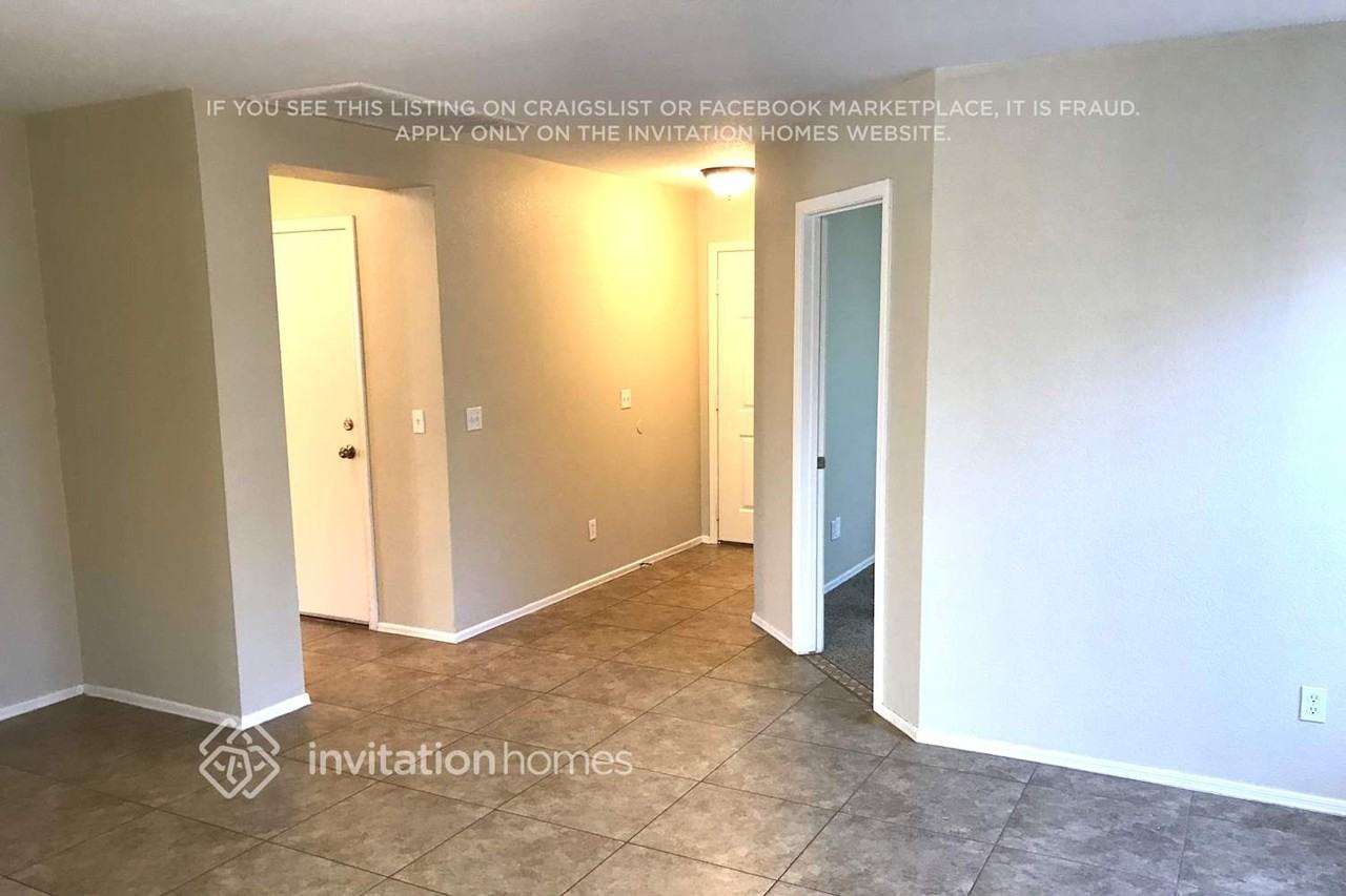 114 E Beth Dr - Photo 2 of 7