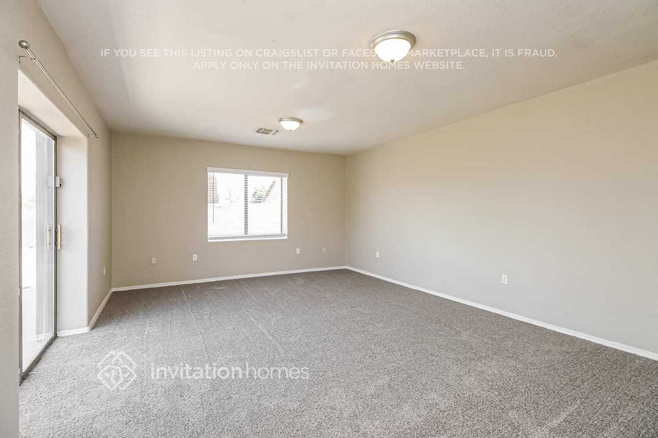113 N Jade Cir - Photo 3 of 17