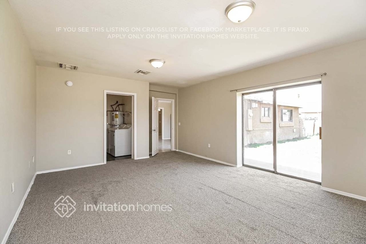 113 N Jade Cir - Photo 4 of 17