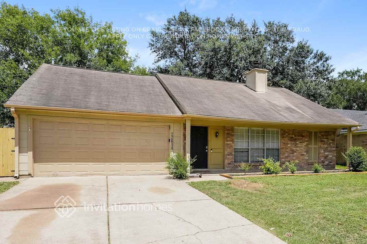 22614 Powell House Ln - Photo 3 of 17