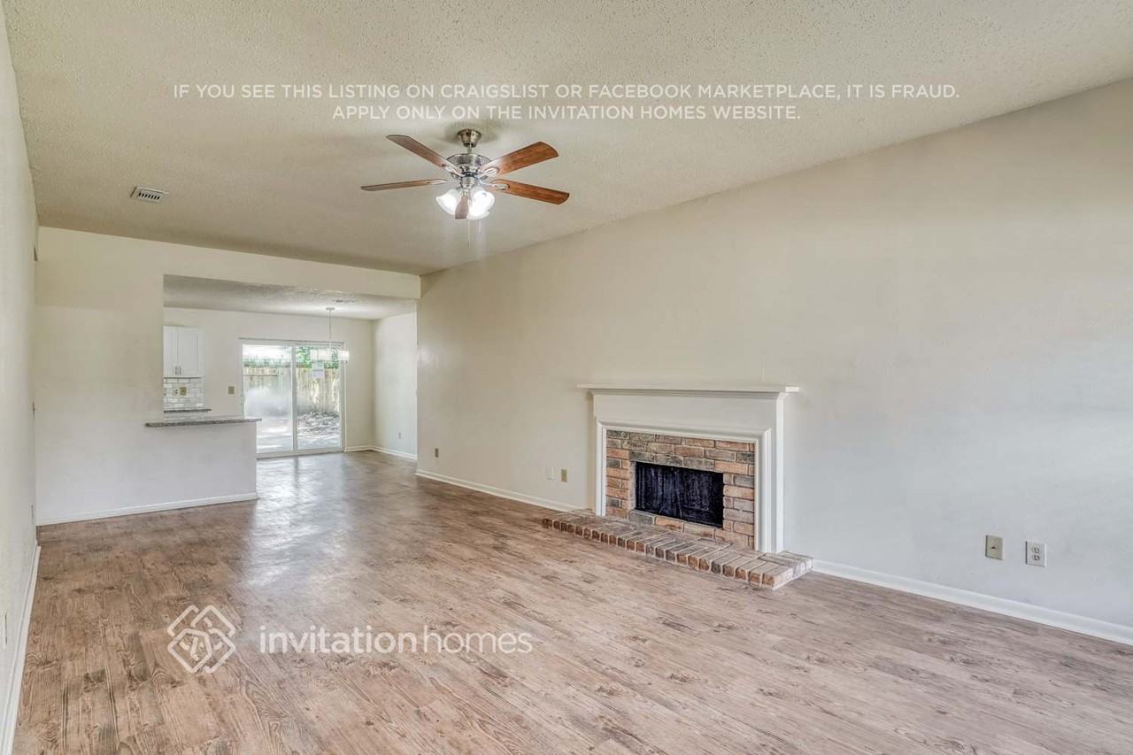 22614 Powell House Ln - Photo 4 of 17