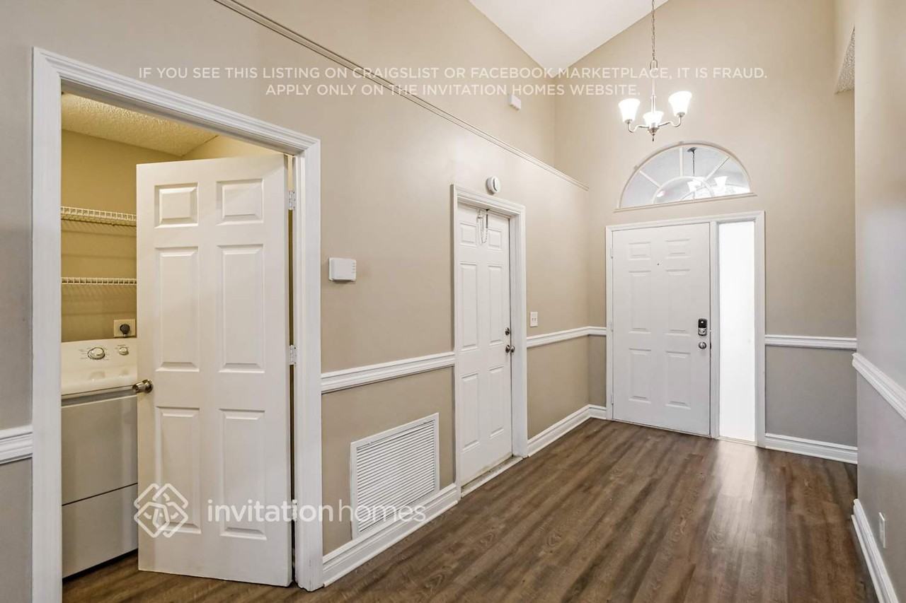6821 Nw 28th Pl - Photo 3 of 17