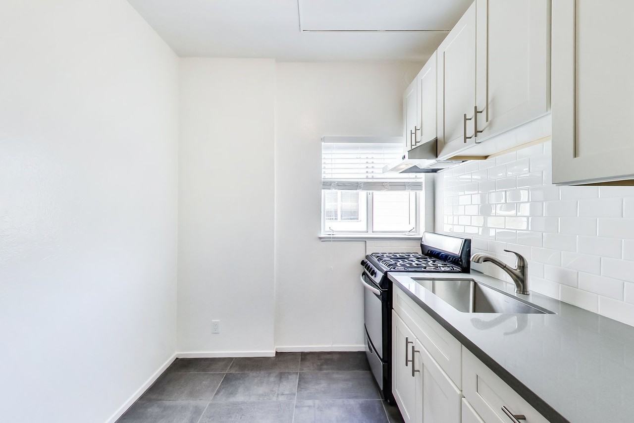 1424 Valencia - Photo 6 of 12