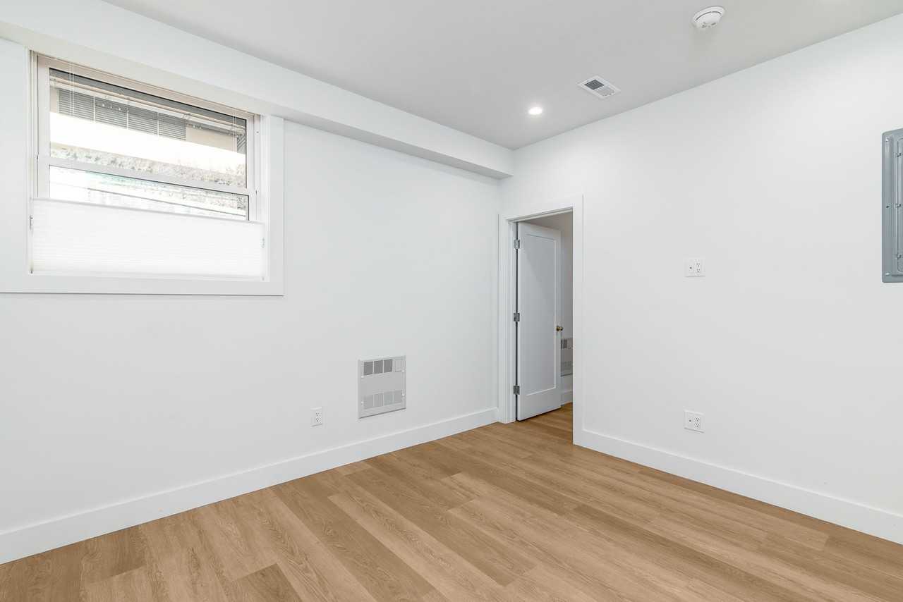 655 Powell - Photo 5 of 50
