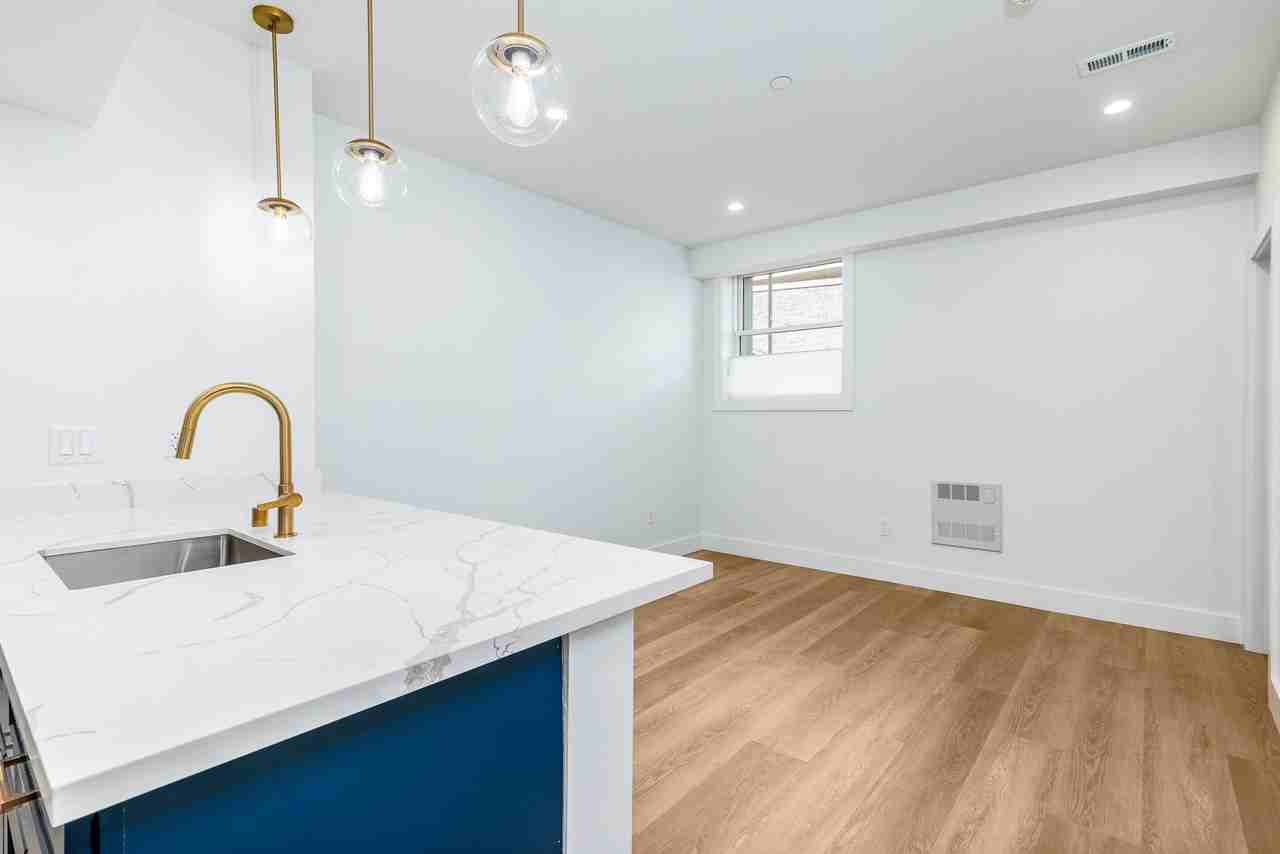 655 Powell - Photo 6 of 50