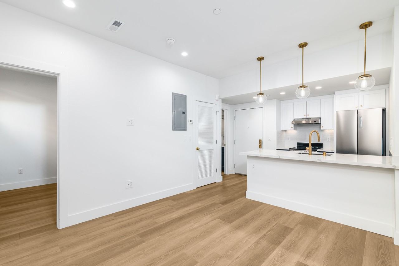655 Powell - Photo 7 of 50
