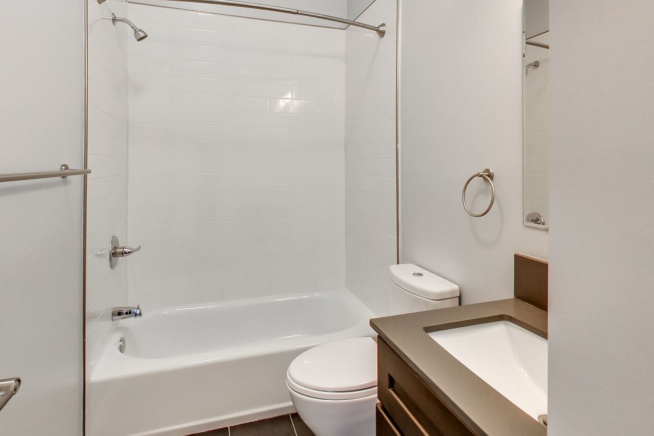 800 Lyon - Photo 5 of 21
