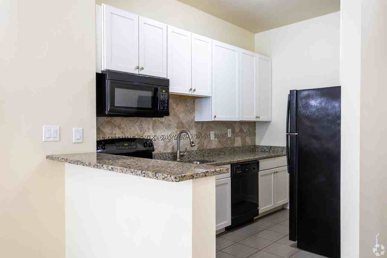 Beethoven Apartments - Photo 7 of 50