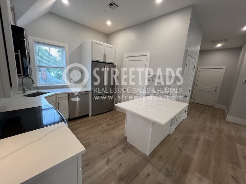 9 Holton Street #5 - Photo 5 of 30