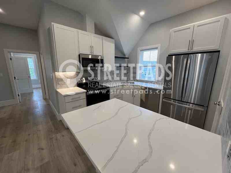 9 Holton Street #5 - Photo 7 of 30