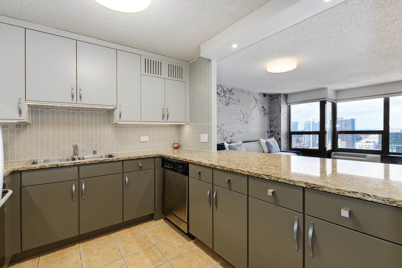30 East Huron Street #3105 - Photo 2 of 17