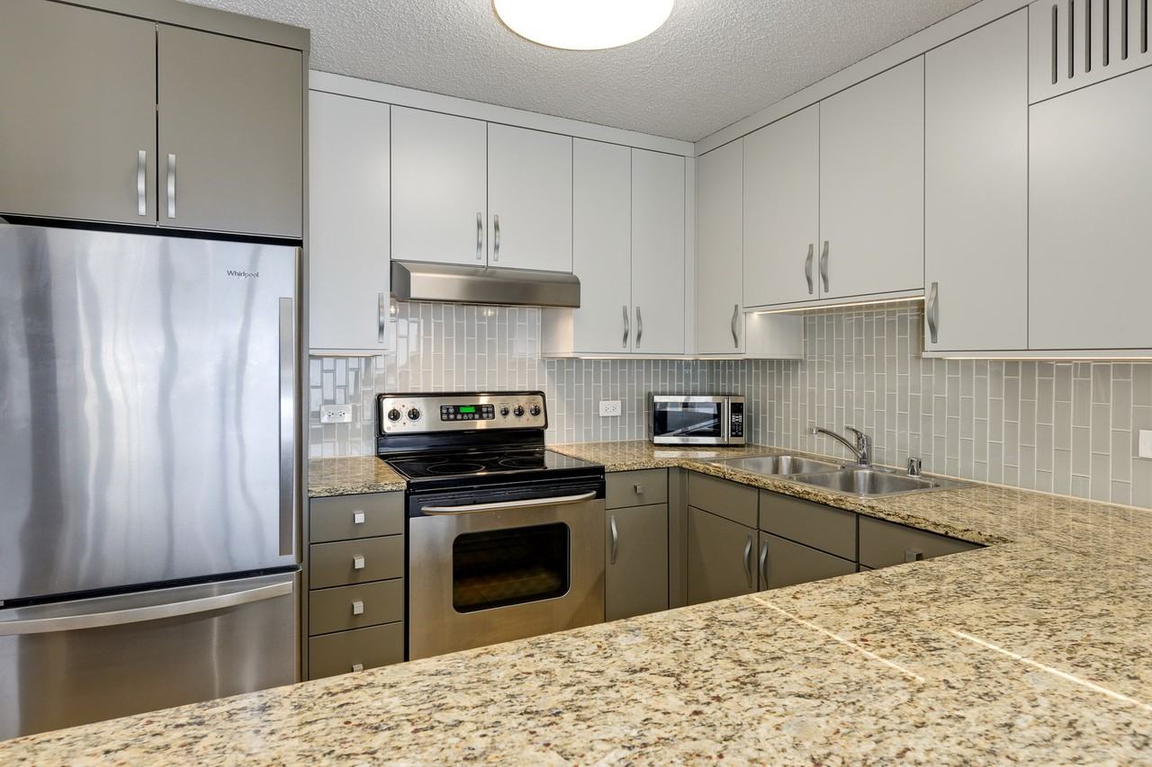 30 East Huron Street #3105 - Photo 4 of 17