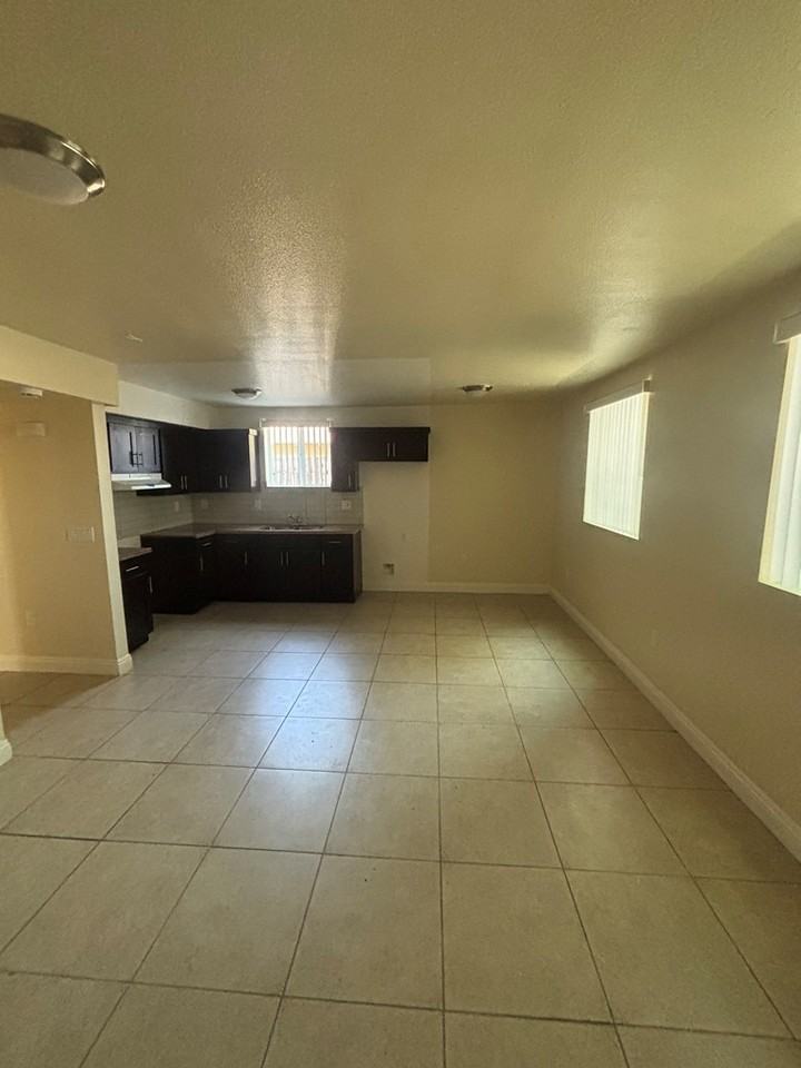 148 East 84th Place - Photo 5 of 11
