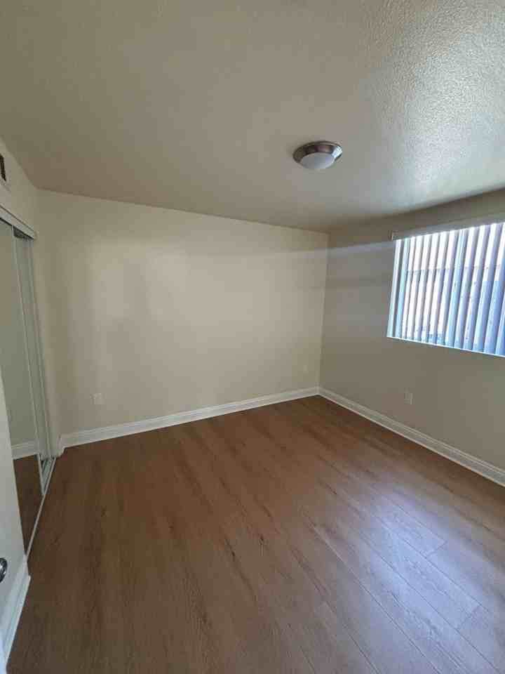 148 East 84th Place - Photo 6 of 11