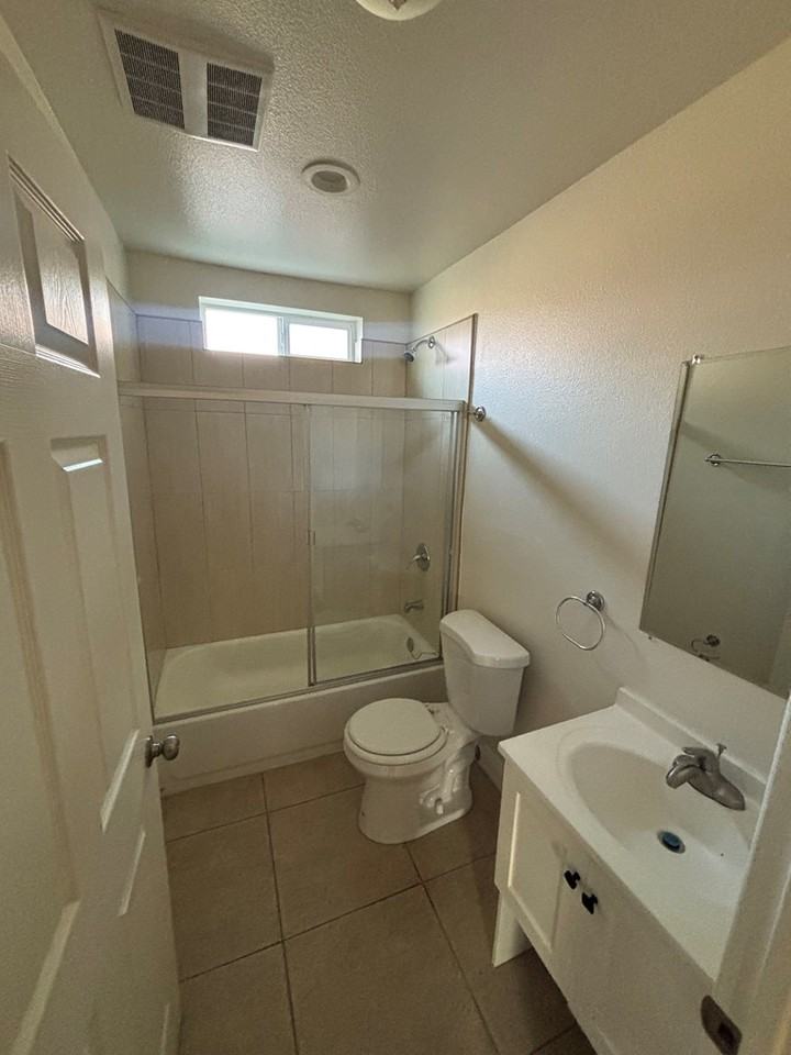 148 East 84th Place - Photo 7 of 11