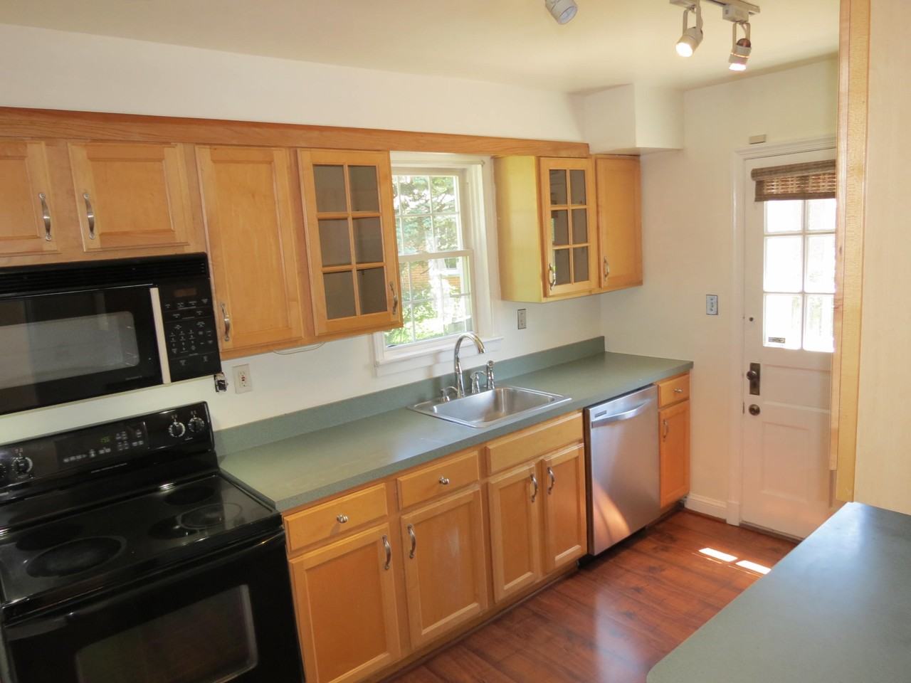 9603 Evergreen St #1 - Photo 3 of 30