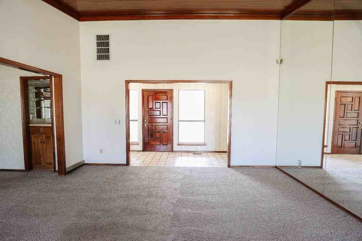1321 Harding Ave #1 - Photo 5 of 23