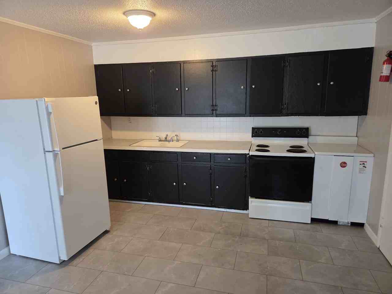 902 Avenue EApartment 8 #A8 - Photo 3 of 10