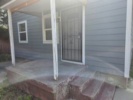 featured image of 2101 1/2 8th Ave N #1