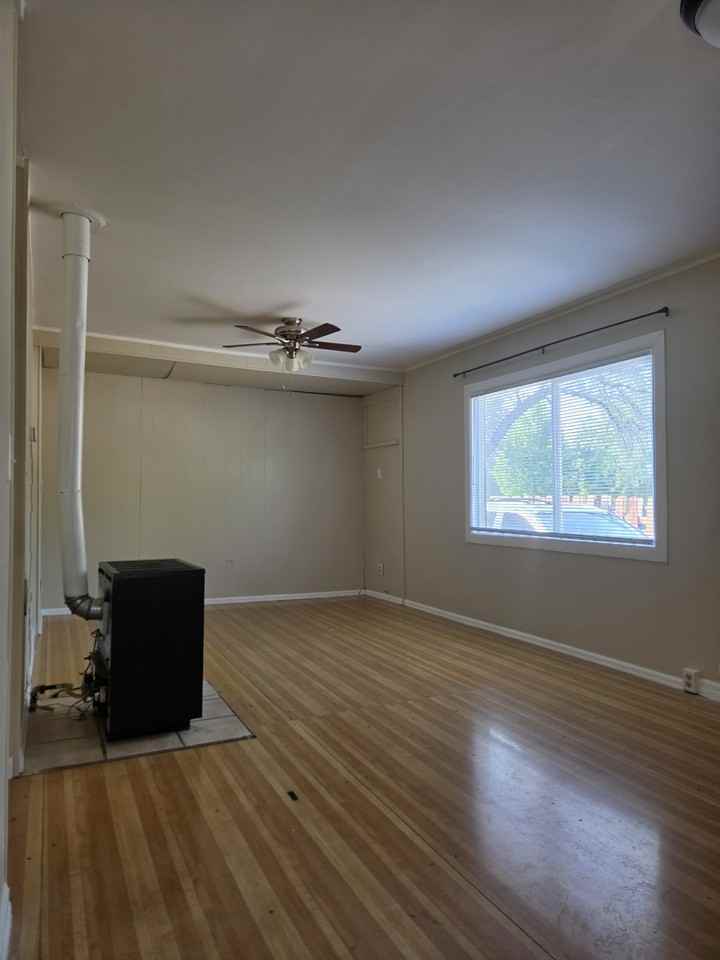 2101 1/2 8th Ave N #1 - Photo 5 of 8