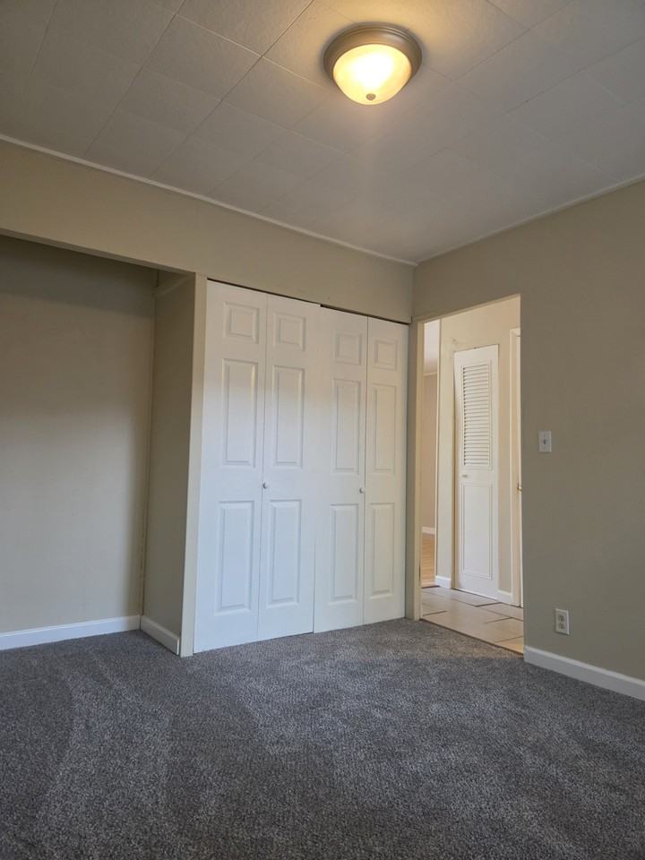 2101 1/2 8th Ave N #1 - Photo 7 of 8