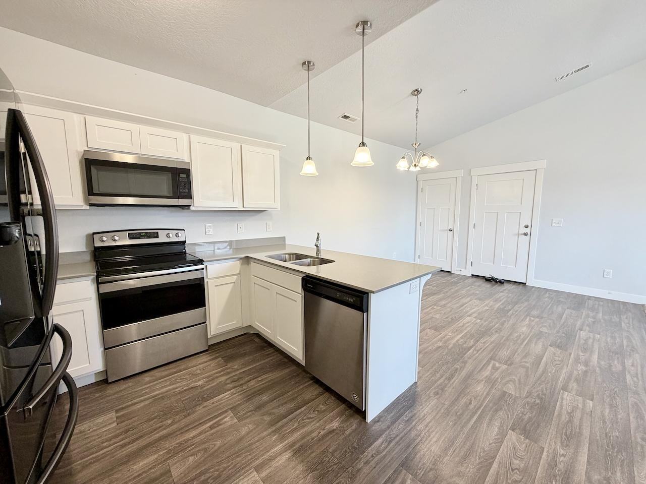 738 N 260 W - Photo 4 of 11