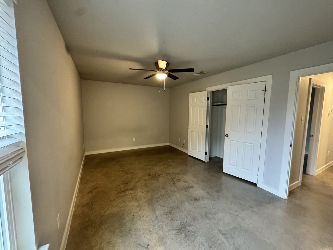 1415 Shoshoni Trl #B - Photo 3 of 24