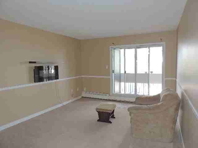 Unit 4 5328 54 Street - Photo 3 of 10