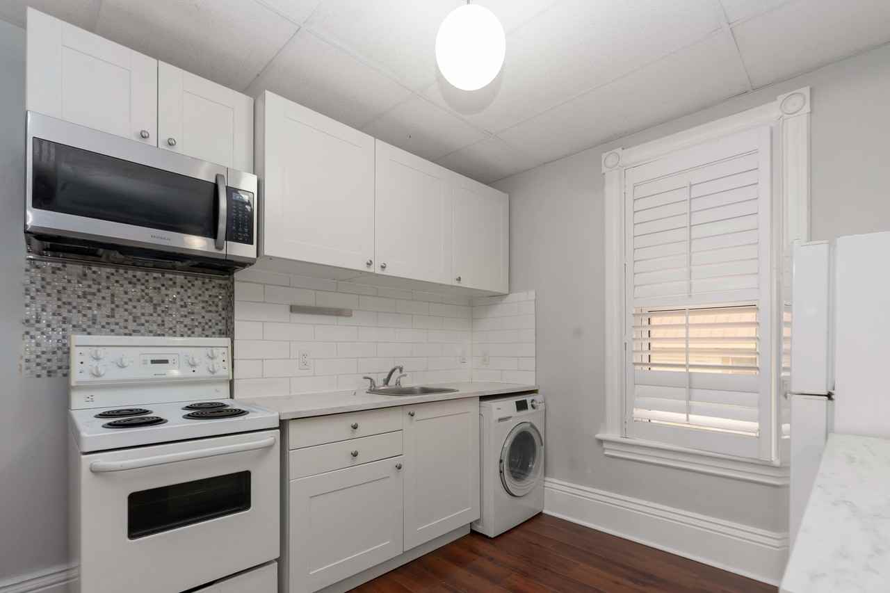 115 Tecumseth St - Photo 3 of 11