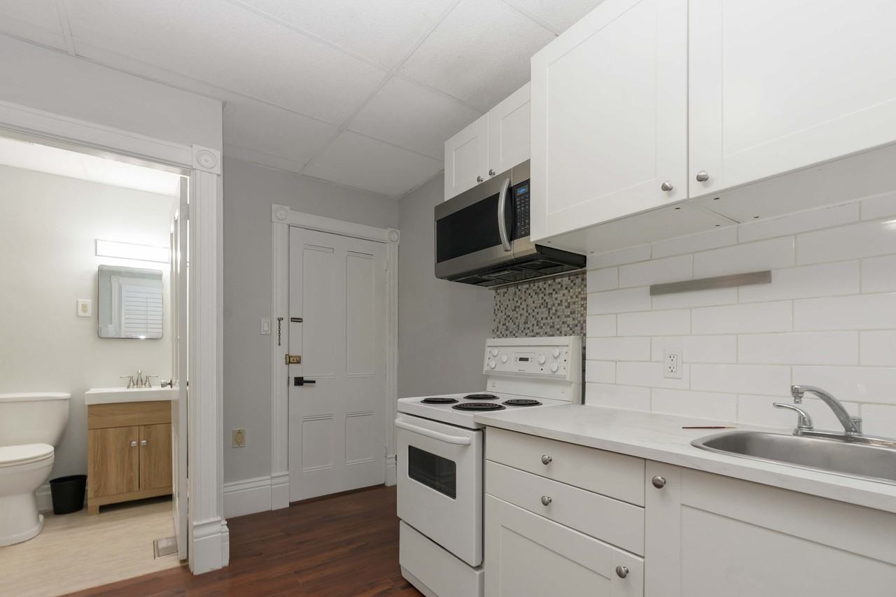 115 Tecumseth St - Photo 4 of 11
