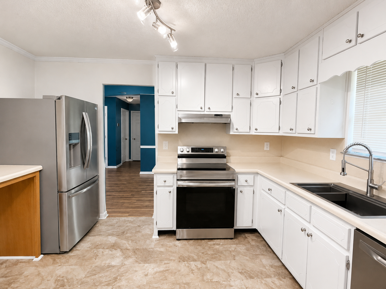 157 Davidson Dr #1 - Photo 4 of 23