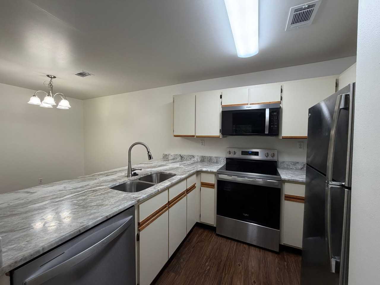 601 N Gay St #202 - Photo 5 of 13