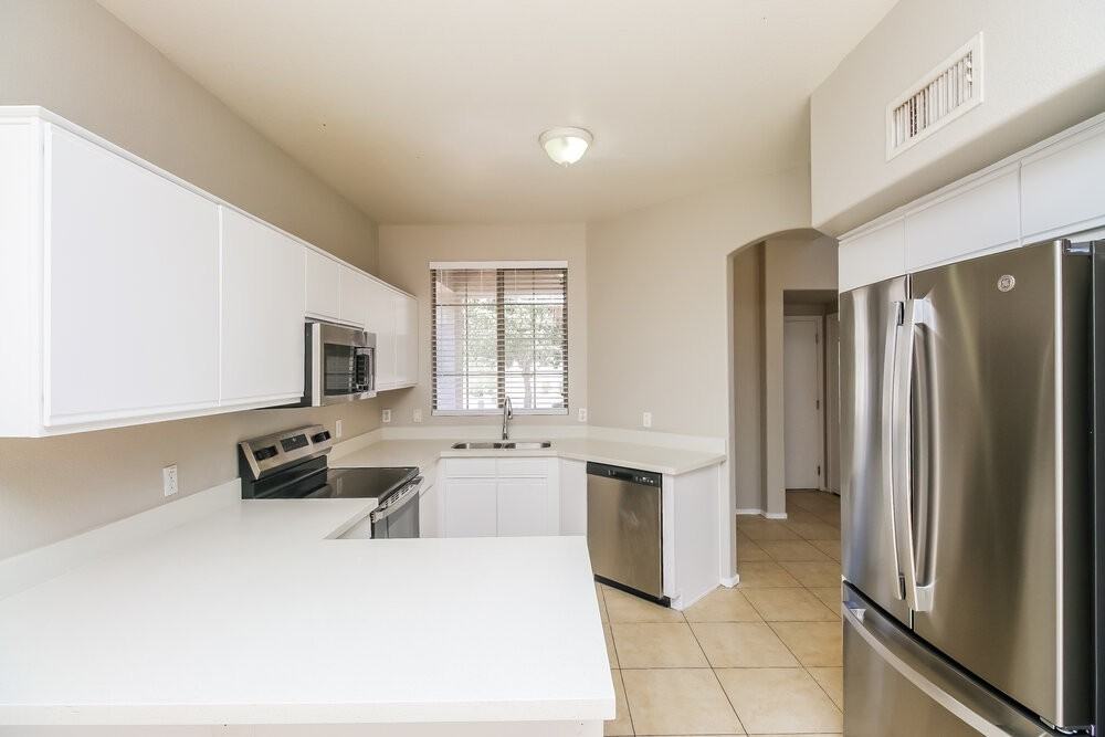 2156 N 30th St - Photo 7 of 17