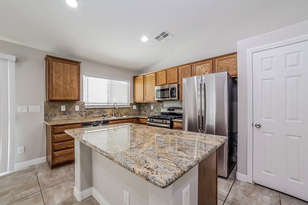 1825 Midnight Wind Ave - Photo 6 of 15