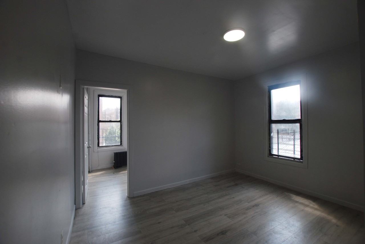1400 Beach Avenue #2 - Photo 4 of 18