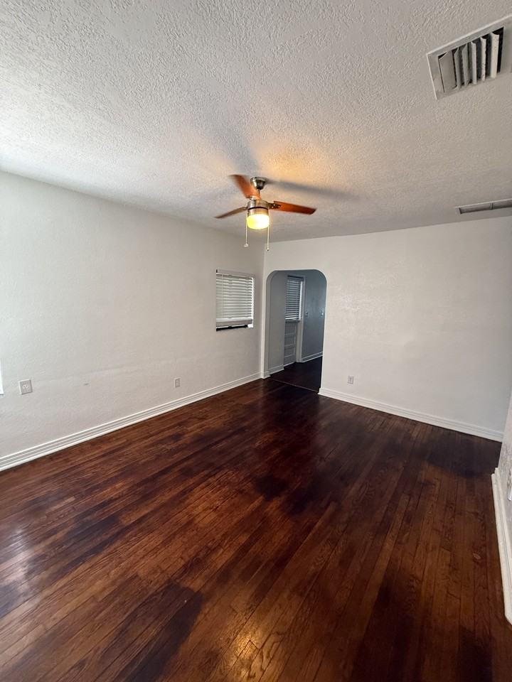 1415 Asher Ln #1 - Photo 4 of 11
