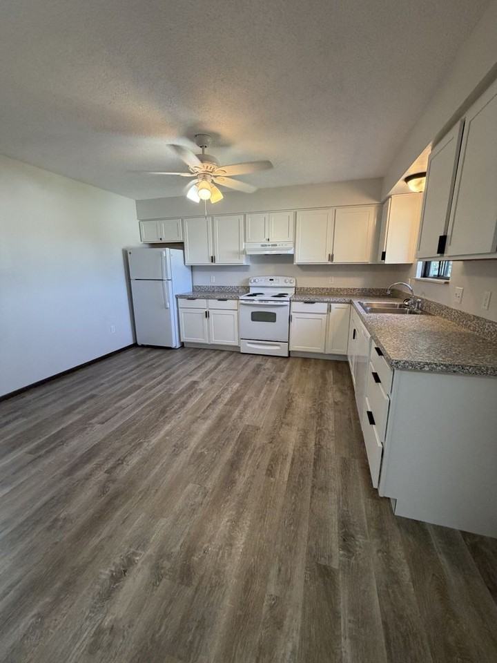 6215 Normandy Drive - Photo 4 of 16