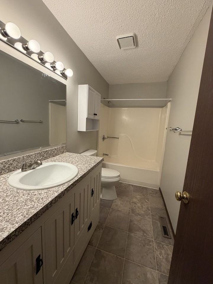 6215 Normandy Drive - Photo 5 of 16