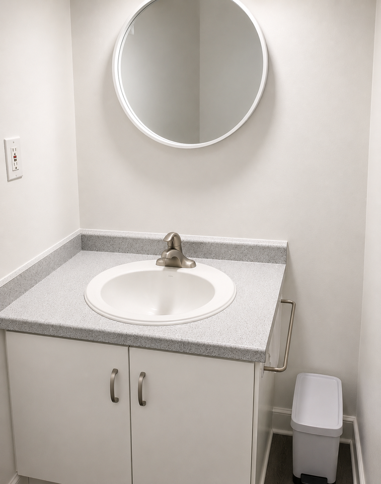 595 Highbury Avenue North - Photo 5 of 7