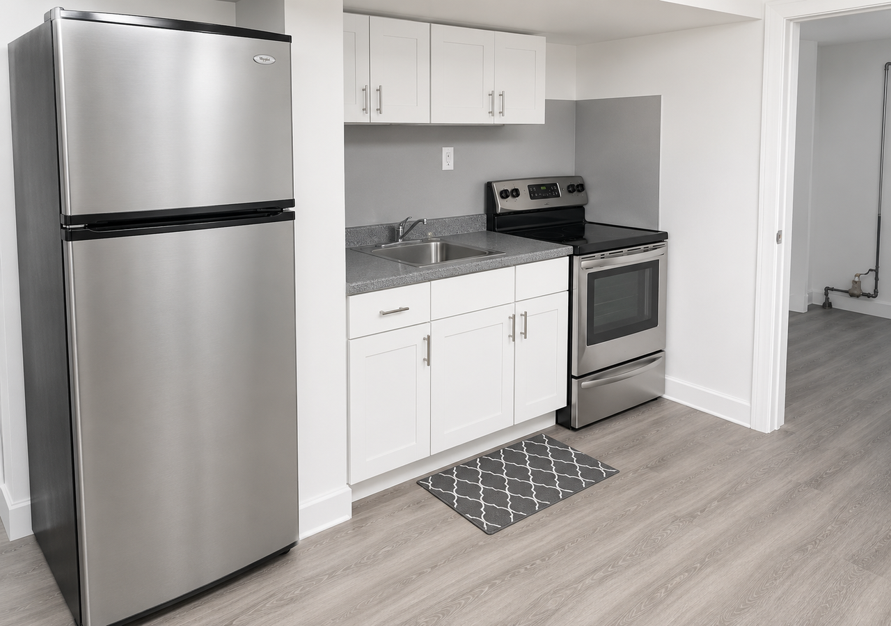 595 Highbury Avenue North - Photo 2 of 7