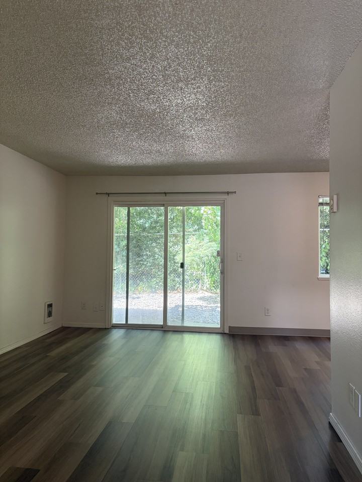 2297 Se Courtney Ave #2297-5 - Photo 2 of 9