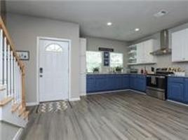 featured image of 707 Garrett St #B
