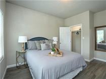 707 Garrett St #B - Photo 3 of 10