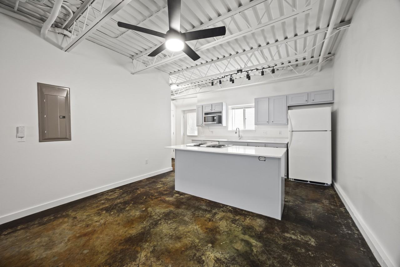 1010 N Molly Ct #1010MC - Photo 2 of 26