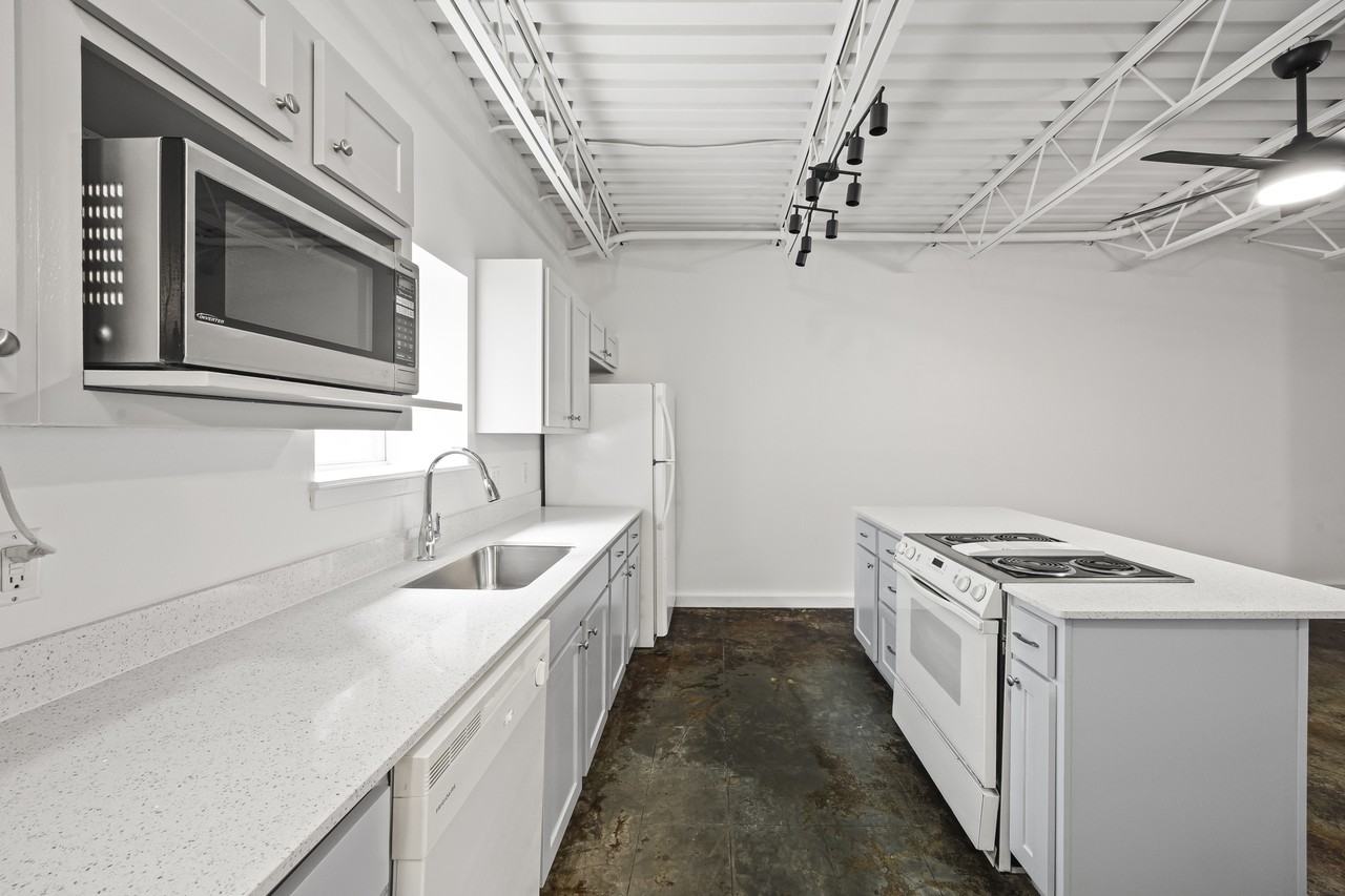 1010 N Molly Ct #1010MC - Photo 6 of 26